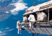 NASA приостановило сотрудничество с Роскосмосом
