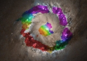 Астрономы «взвесили» центральную черную дыру далекой спиральной галактики