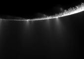 Астрономы подтвердили наличие океана внутри спутника Сатурна