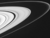 NASA опубликовали небывало четкие фото колец Сатурна
